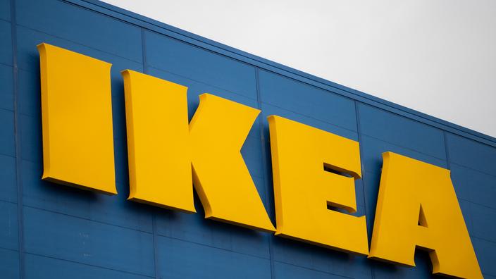 Soupçonnée d'avoir «fliqué» salariés et clients, Ikea face à la justice